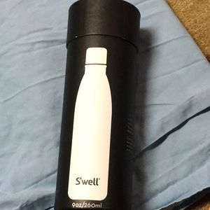 Swell water bottle